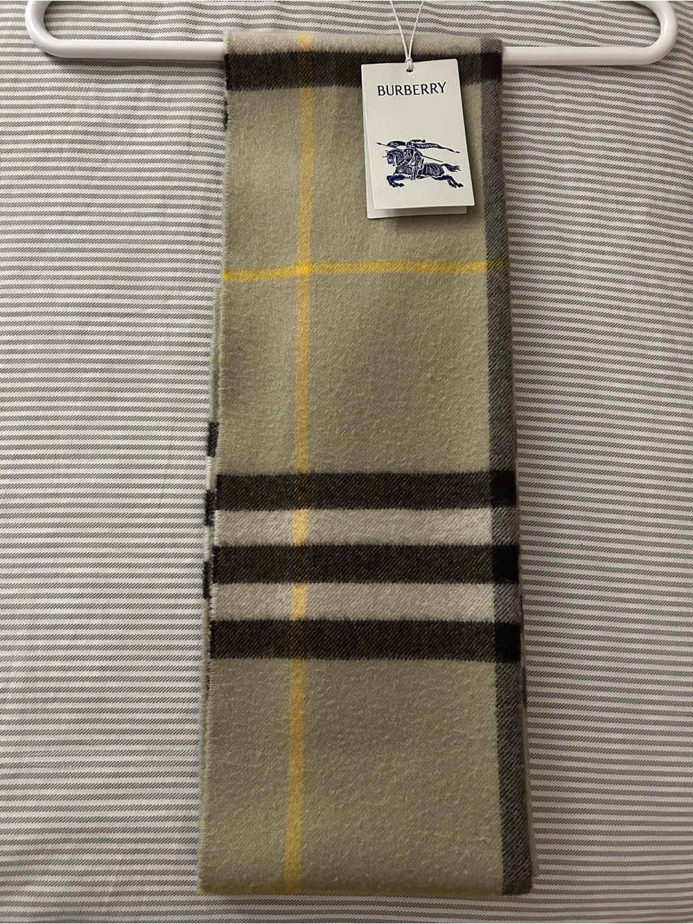 Burberry cashmere scarf
